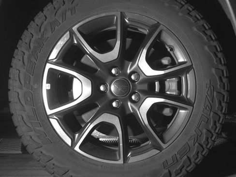 Used 2025 Jeep Compass Trailhawk image 13