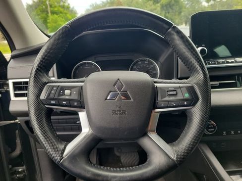 Used 2023 Mitsubishi Outlander SE FWD image 26
