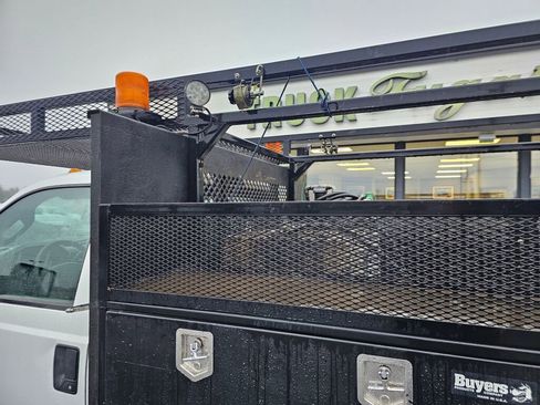 Used 2016 Ford F450 XL w/ Snow Plow Prep Package image 13