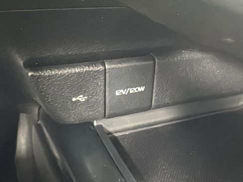 Used 2020 Toyota Camry SE FWD image 25