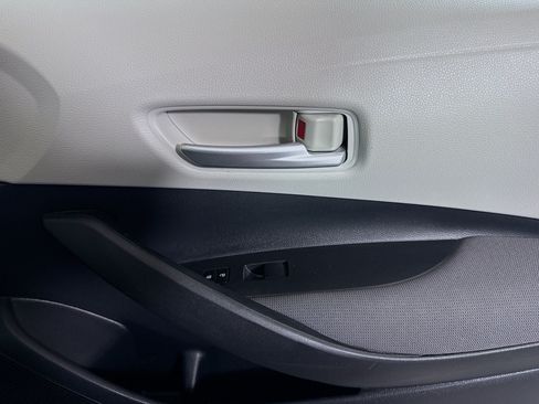 Used 2021 Toyota Corolla LE FWD image 30
