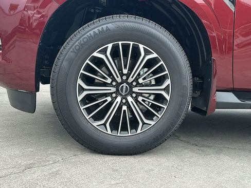 New 2025 Nissan Armada Platinum image 12