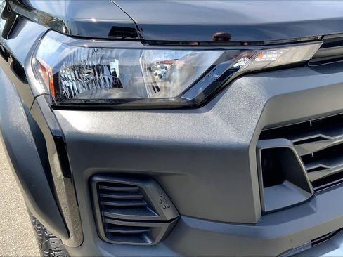 Used 2023 Chevrolet Colorado Trail Boss w/ Technology Package AWD/4WD image 26