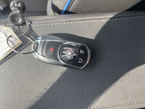 Used 2025 Buick Envista Sport Touring image 22