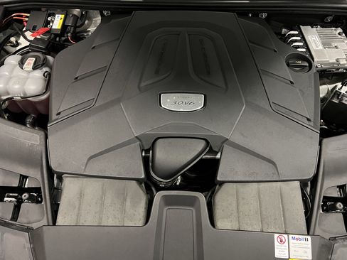 Certified 2022 Porsche Cayenne image 27