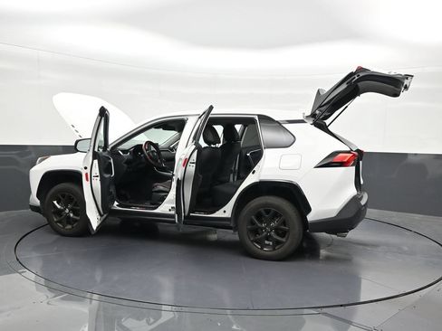 Used 2022 Toyota RAV4 LE FWD image 34
