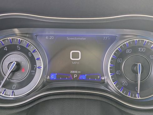 Used 2019 Chrysler 300 Touring w/ Chrome Appearance Package image 24