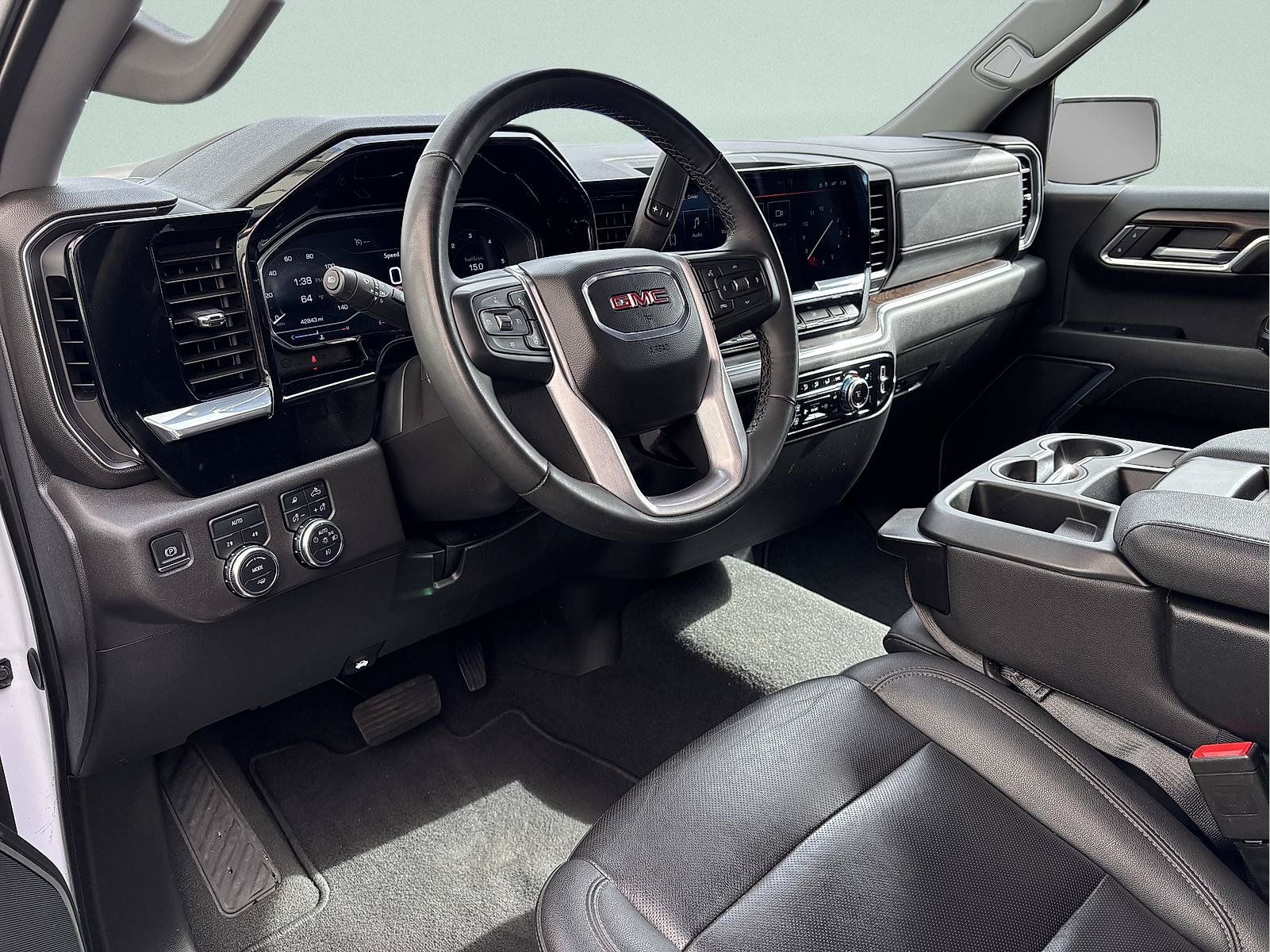 Used 2024 GMC Sierra 1500 SLT AWD/4WD image 13