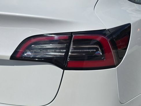 Used 2023 Tesla Model 3 Standard Range image 8