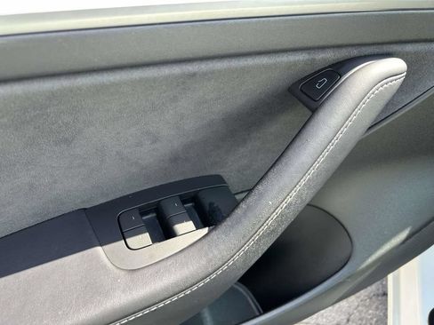 Used 2022 Tesla Model 3 Long Range AWD/4WD image 18