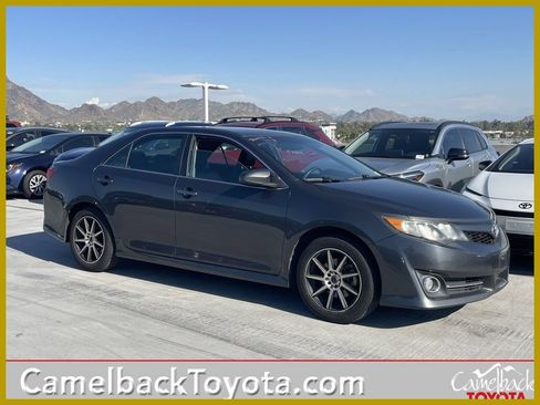 Used 2012 Toyota Camry SE image 1