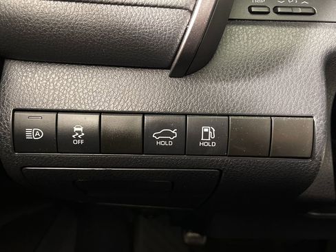 Certified 2021 Toyota Camry SE FWD image 28