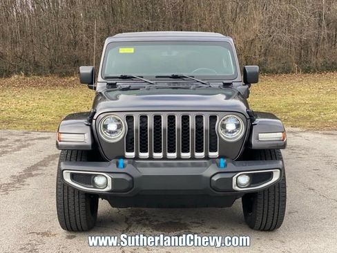 Used 2022 Jeep Wrangler Unlimited Sahara AWD/4WD image 2