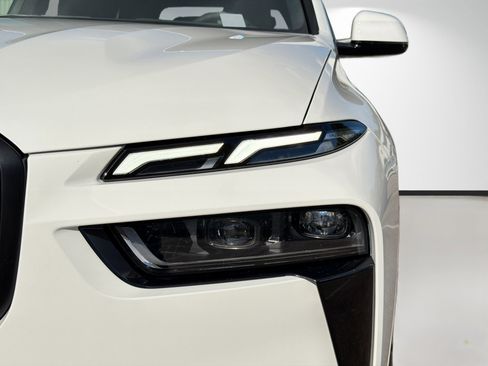 New 2026 BMW X7 xDrive40i w/ Executive Package image 9