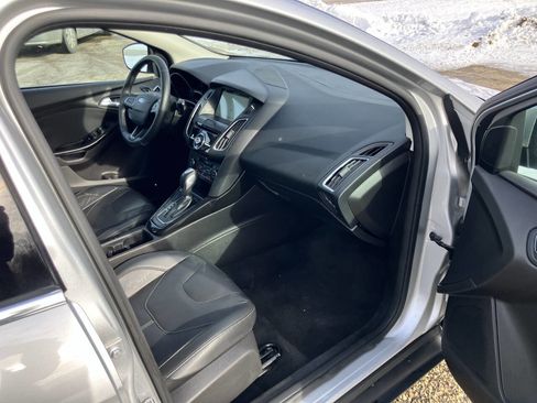 Used 2017 Ford Focus Titanium w/ Titanium Technology Package image 28