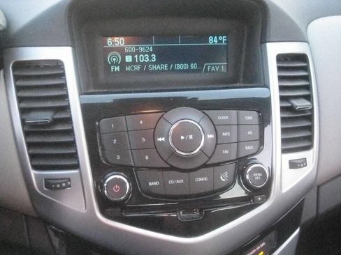 Used 2014 Chevrolet Cruze LS image 14