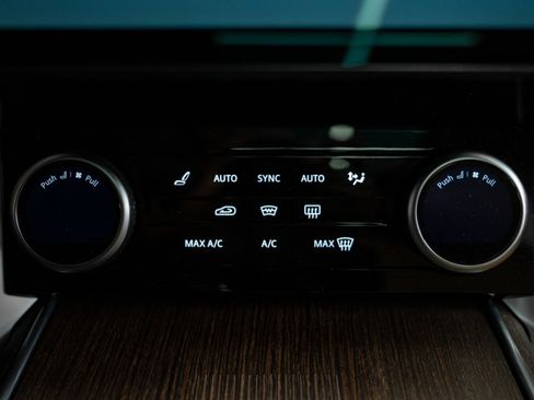 Used 2023 Land Rover Range Rover Long Wheelbase Autobiography AWD/4WD image 35