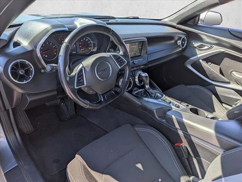 Used 2019 Chevrolet Camaro LT w/ RS Package image 9
