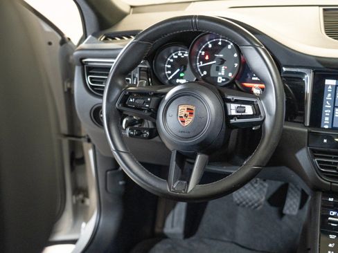 Certified 2024 Porsche Macan AWD/4WD image 25
