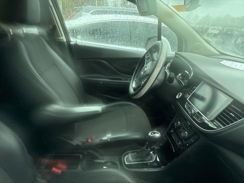 Used 2018 Buick Encore Preferred image 3