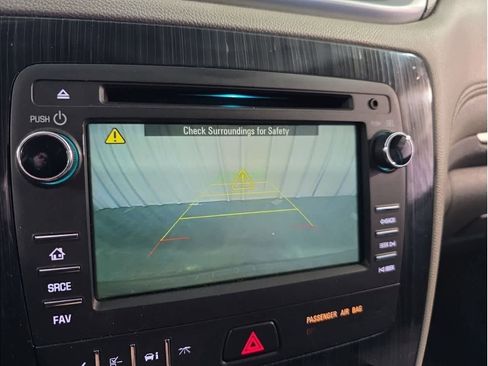 Used 2016 Chevrolet Traverse LT image 22