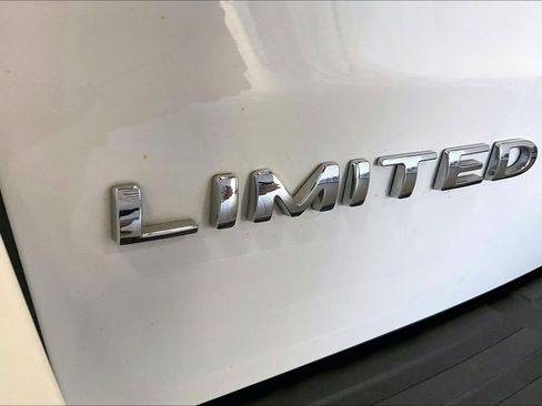 Used 2024 Ford Expedition Limited image 21