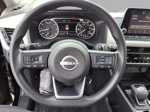 Used 2024 Nissan Rogue SV image 12