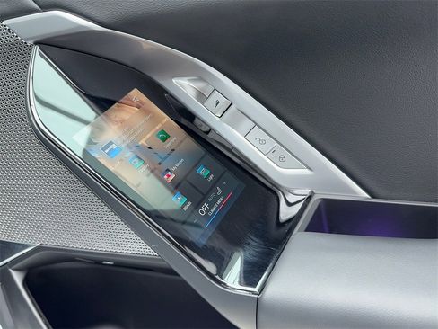 Used 2023 BMW 740i image 47