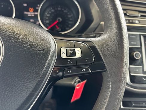 Used 2018 Volkswagen Tiguan S image 15