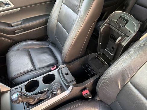 Used 2014 Ford Explorer XLT w/ Equipment Group 202A image 23