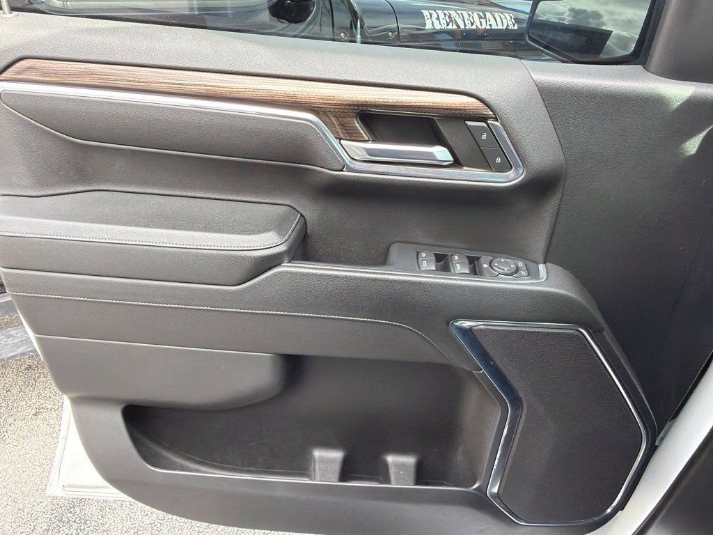 Used 2023 Chevrolet Silverado 1500 RST w/ Redline Edition RWD image 8