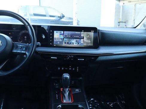 Used 2025 Nissan Kicks SR FWD image 33