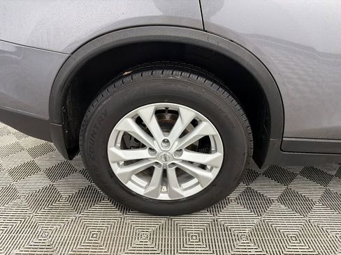 Used 2016 Nissan Rogue SV FWD image 18