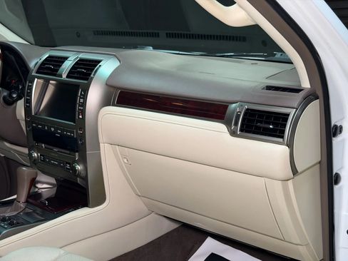 Used 2016 Lexus GX 460 image 53