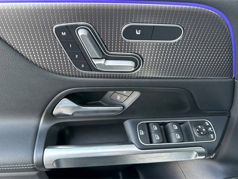 Used 2023 Mercedes-Benz EQB 300 4MATIC w/ Exclusive Package image 11