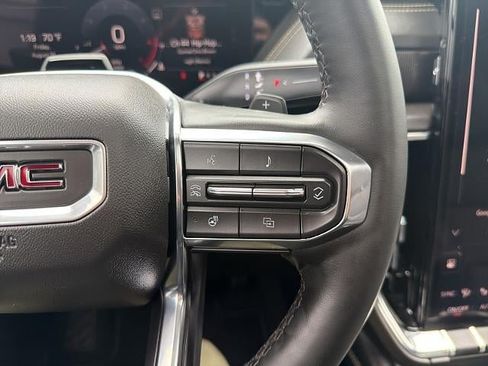 Used 2025 GMC Yukon Elevation w/ Elevation Premium Package AWD/4WD image 32
