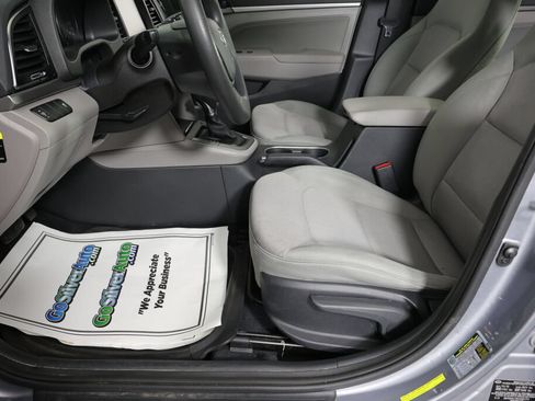 Used 2017 Hyundai Elantra SE FWD image 13