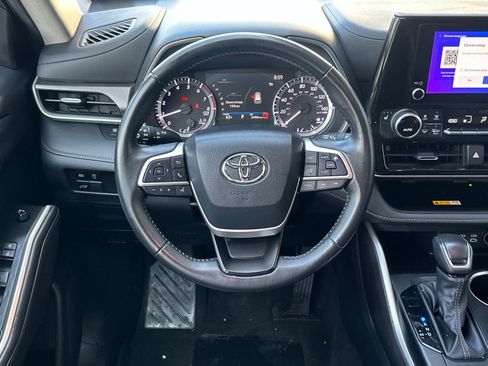 Used 2024 Toyota Highlander XLE image 13