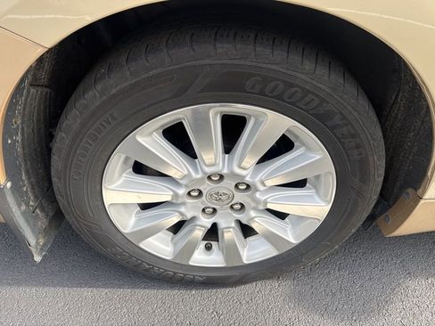 Used 2013 Toyota Sienna Limited image 23