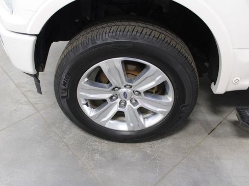 Used 2018 Ford F150 Platinum w/ Equipment Group 701A Luxury image 39