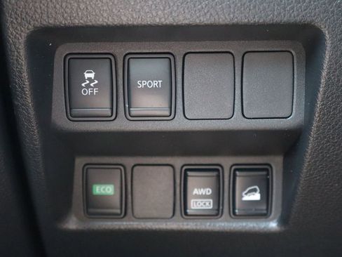 Used 2016 Nissan Rogue S AWD/4WD image 28