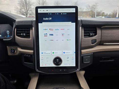 Certified 2022 Ford Expedition Limited image 12