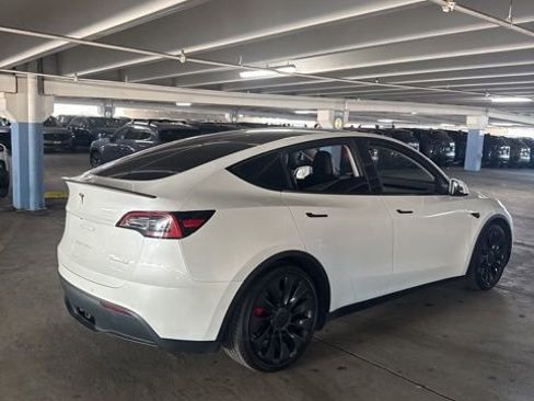 Used 2022 Tesla Model Y Performance image 2