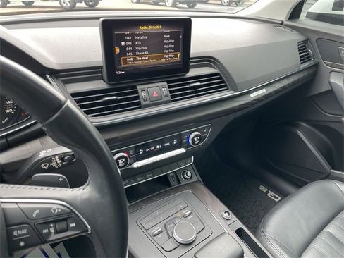 Used 2020 Audi Q5 2.0T Premium w/ Convenience Package image 22
