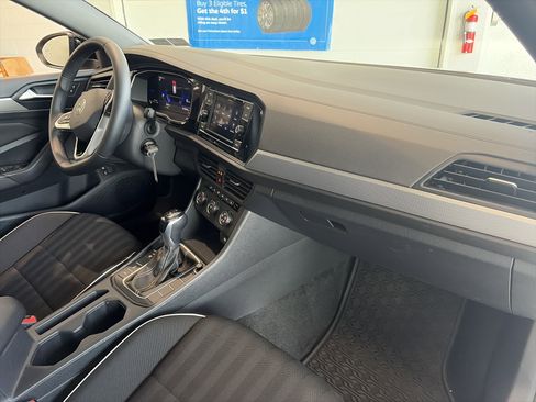 Used 2024 Volkswagen Jetta Sport FWD image 29