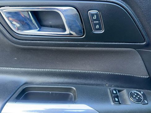 Used 2016 Ford Mustang Coupe image 21