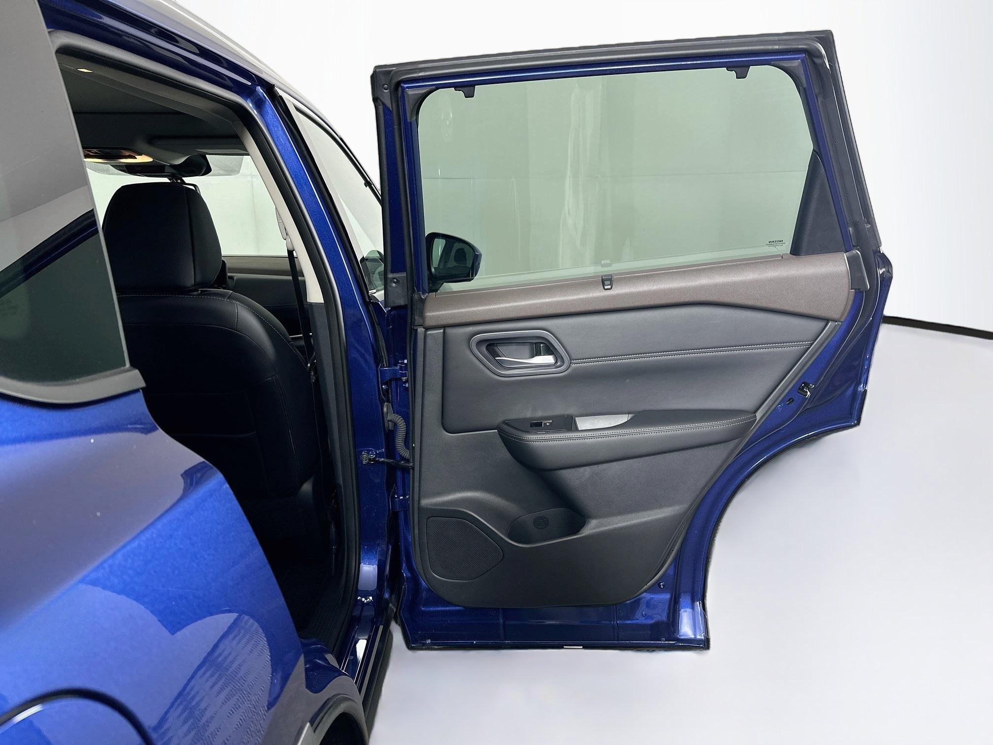 Used 2023 Nissan Rogue SL w/ SL Premium Package FWD image 31