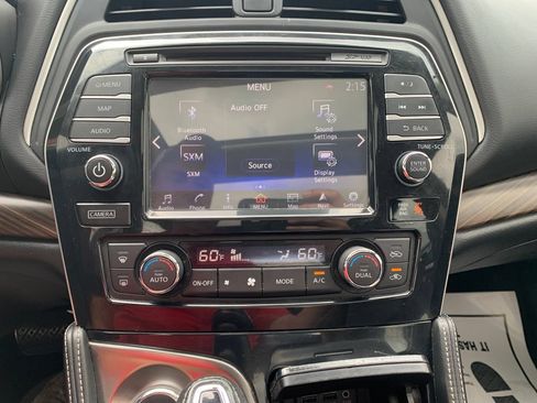 Used 2017 Nissan Maxima Platinum FWD image 18