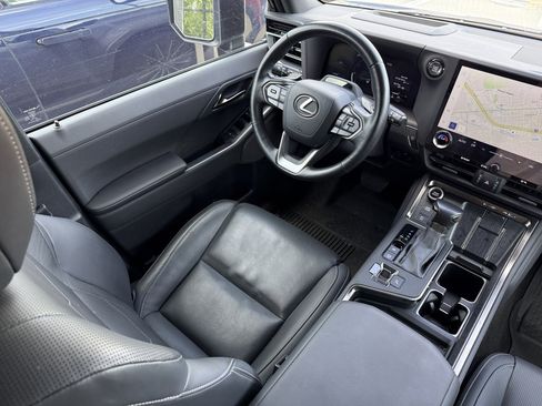 Used 2024 Lexus GX 550 w/ Accessory Package (31) AWD/4WD image 35