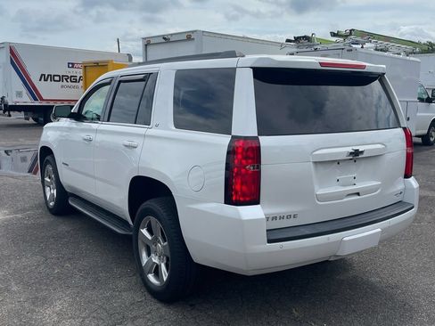 Used 2019 Chevrolet Tahoe LT w/ Luxury Package AWD/4WD image 2